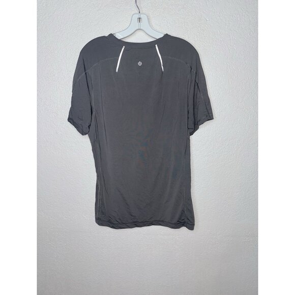 Lululemon Grey T-Shirt Men’s Small Running Gym Athletic Top Reflective 2A - Picture 4 of 6